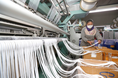 南通“重點保障企業(yè)”轉(zhuǎn)型記 彈性織帶如何支撐口罩生產(chǎn)